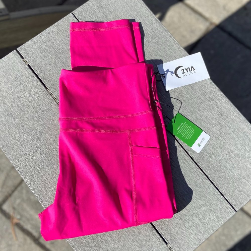 Zyia Capri Leggings